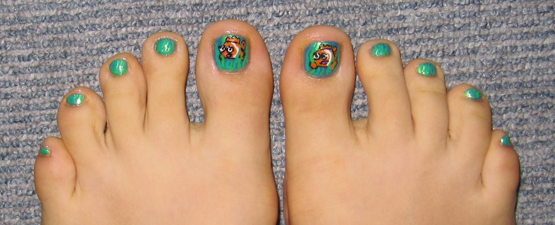 toenails, tutorial Tags: Disney, essence, MaxFactor, nail art, nail